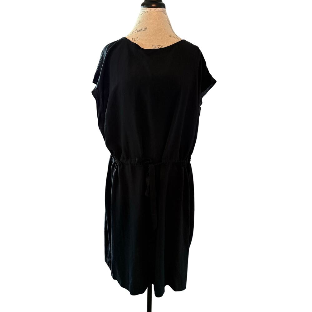 Old Navy Plus Size Curvy Short Sleeve Tie Waist Black Dress Size 1X EUC